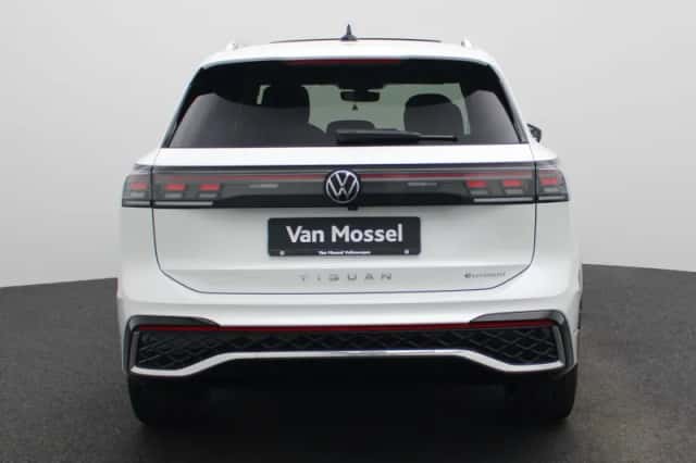 Volkswagen Tiguan (2025) thumbnail 5