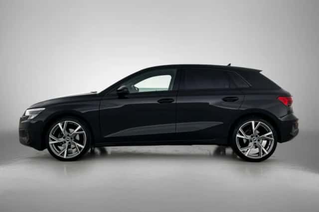 Audi A3 (2022) thumbnail 2