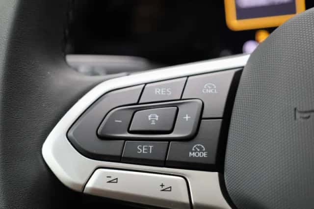 Volkswagen Golf (2025) thumbnail 17