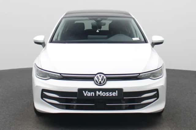 Volkswagen Golf (2025) thumbnail 3