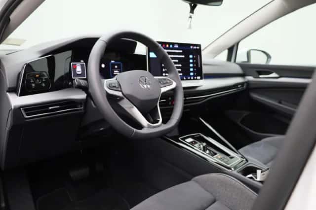 Volkswagen Golf (2025) thumbnail 32