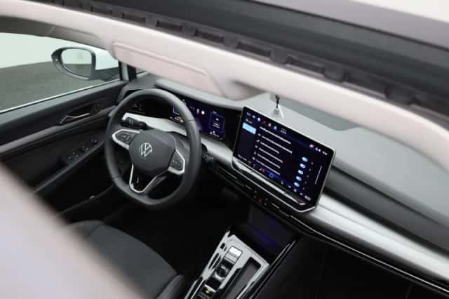 Volkswagen Golf (2025) thumbnail 35