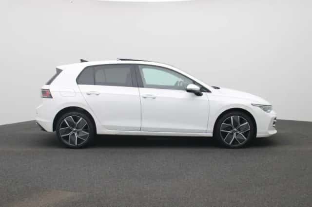 Volkswagen Golf (2025) thumbnail 6