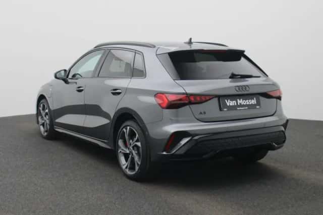 Audi A3 (2025) thumbnail 2