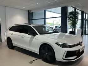 Volkswagen Passat (2025) thumbnail 3
