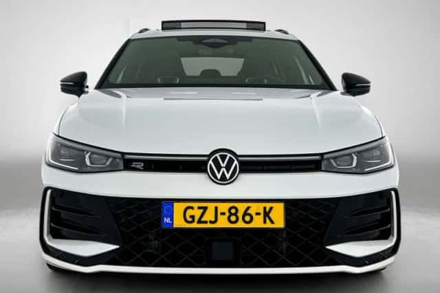 Volkswagen Passat (2025) thumbnail 5