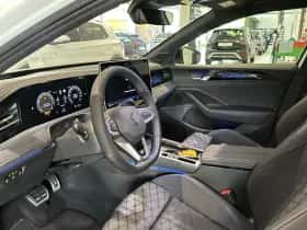 Volkswagen Passat (2025) thumbnail 6