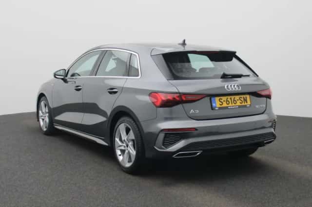 Audi A3 (2023) thumbnail 2