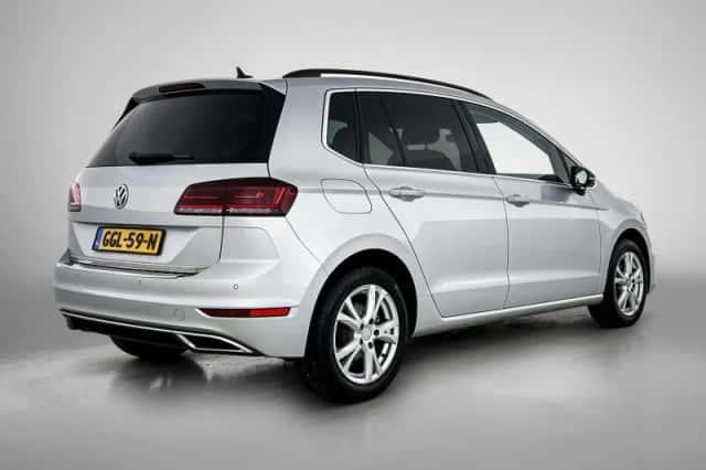 Volkswagen Golf (2020) thumbnail 4