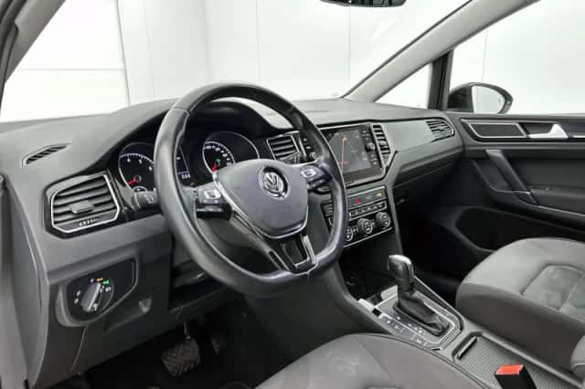 Volkswagen Golf (2020) thumbnail 9