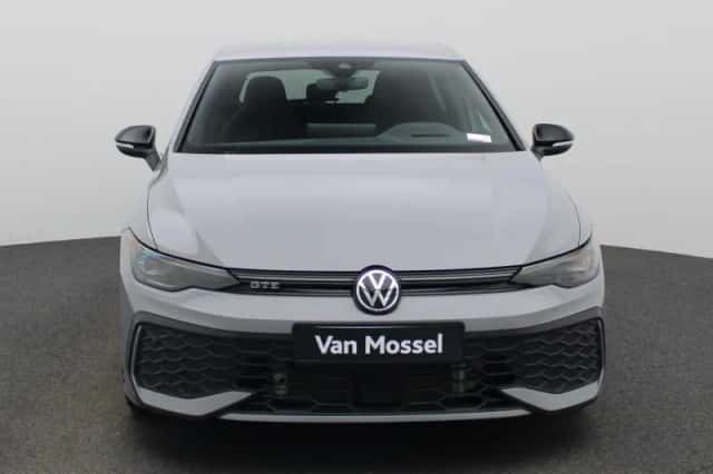 Volkswagen Golf (2025) thumbnail 3