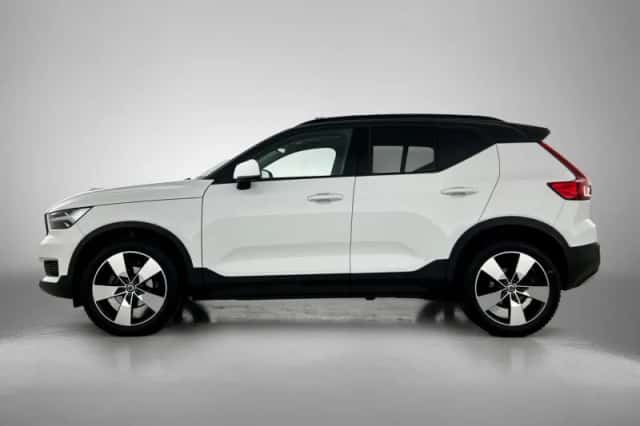 Volvo XC40 (2019) thumbnail 2