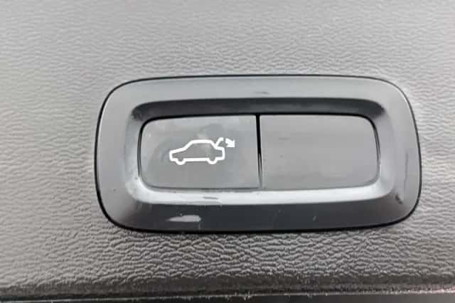 Volvo XC40 (2019) thumbnail 30
