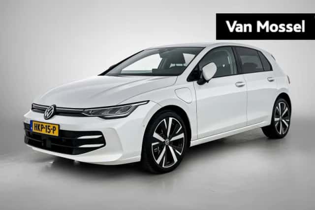Volkswagen Golf (2025) thumbnail 1