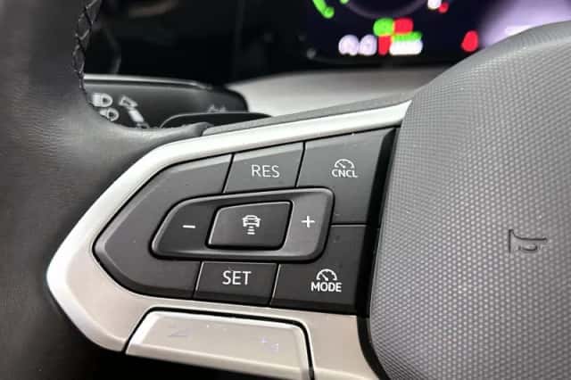 Volkswagen Golf (2025) thumbnail 6