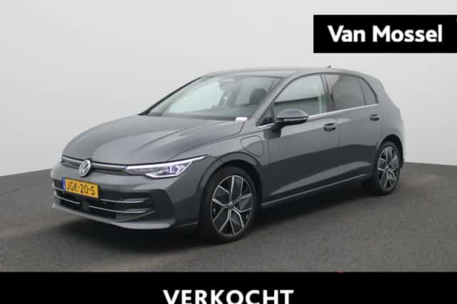Volkswagen Golf (2025) thumbnail 1