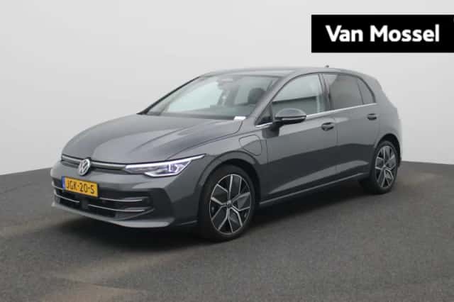 Volkswagen Golf (2025) thumbnail 1