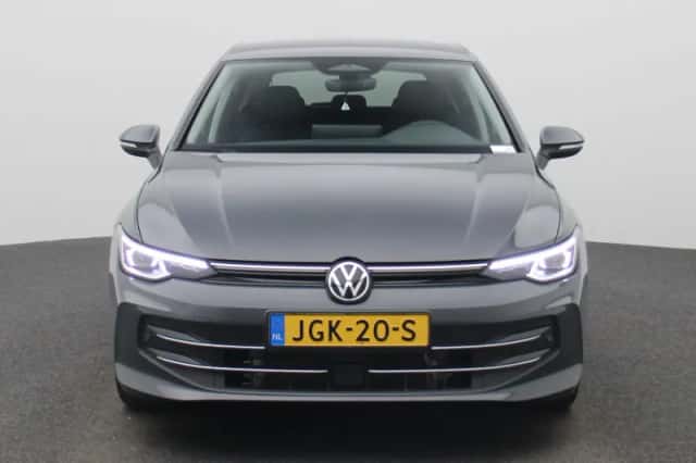 Volkswagen Golf (2025) thumbnail 3