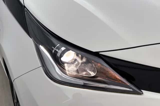 Toyota Aygo (2017) thumbnail 14