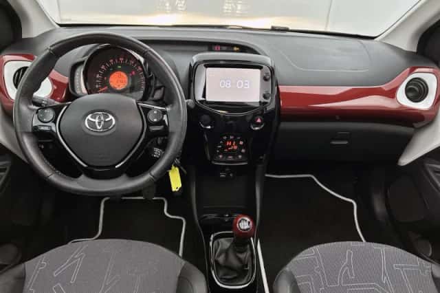 Toyota Aygo (2017) thumbnail 18