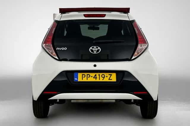 Toyota Aygo (2017) thumbnail 3
