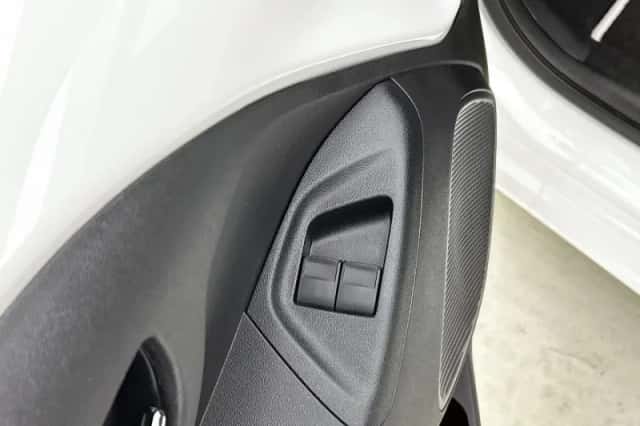 Toyota Aygo (2017) thumbnail 28