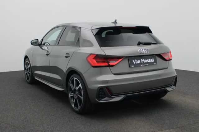 Audi A1 (2025) thumbnail 2