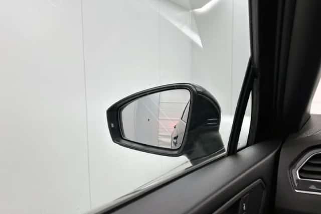 Volkswagen Tiguan (2022) thumbnail 23