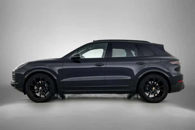 Porsche Cayenne (2019) thumbnail 2