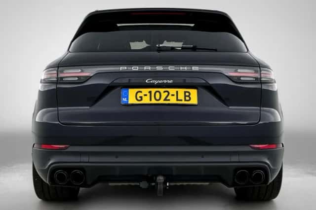 Porsche Cayenne (2019) thumbnail 3