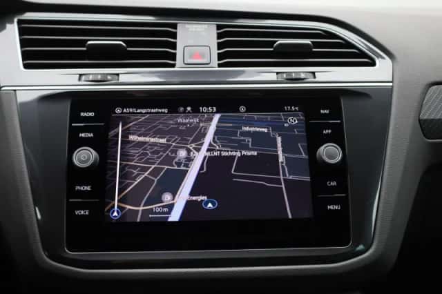 Volkswagen Tiguan (2022) thumbnail 17