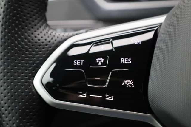 Volkswagen Tiguan (2022) thumbnail 19