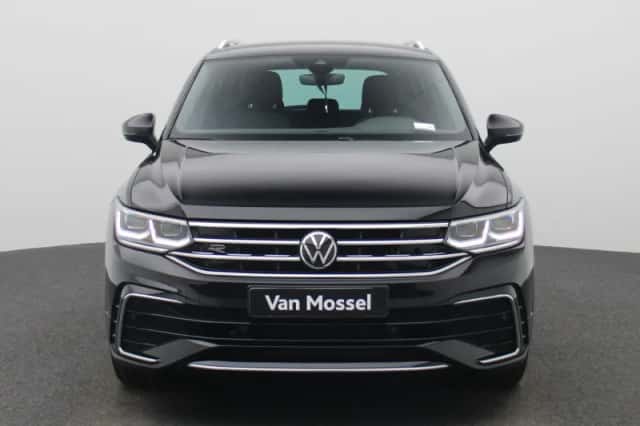 Volkswagen Tiguan (2022) thumbnail 3