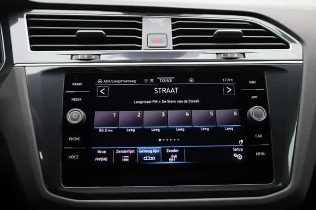 Volkswagen Tiguan (2022) thumbnail 22