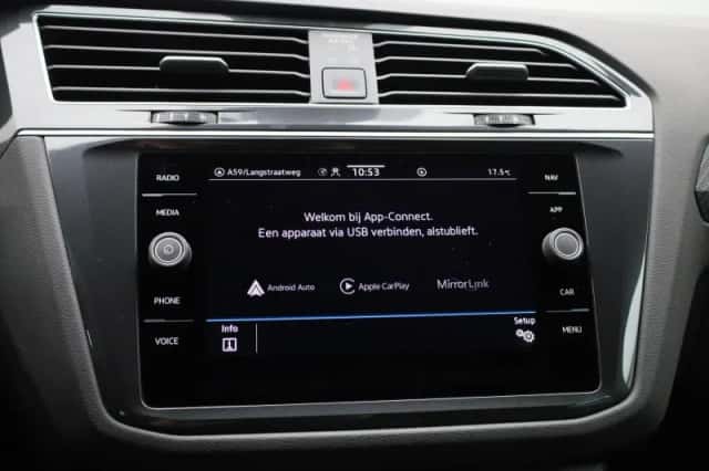 Volkswagen Tiguan (2022) thumbnail 23