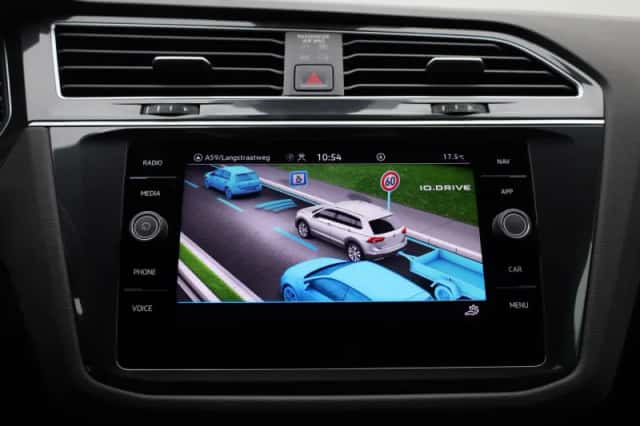 Volkswagen Tiguan (2022) thumbnail 31
