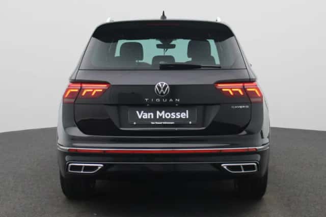 Volkswagen Tiguan (2022) thumbnail 5