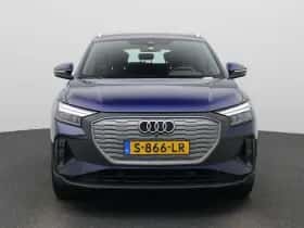 Audi Q4 e-tron (2023) thumbnail 2