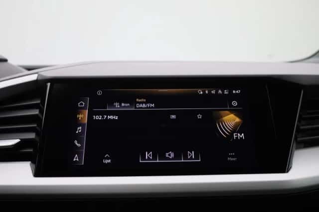 Audi Q4 e-tron (2023) thumbnail 17