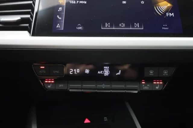 Audi Q4 e-tron (2023) thumbnail 18