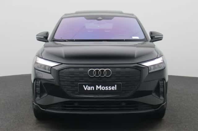 Audi Q4 (2025) thumbnail 2