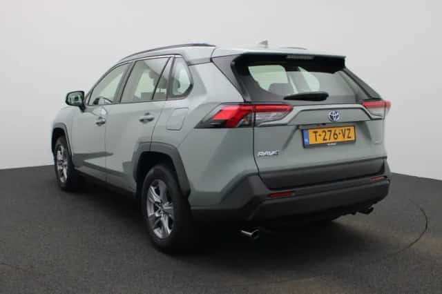 Toyota RAV4 (2023) thumbnail 2