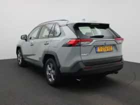Toyota RAV4 (2023) thumbnail 2