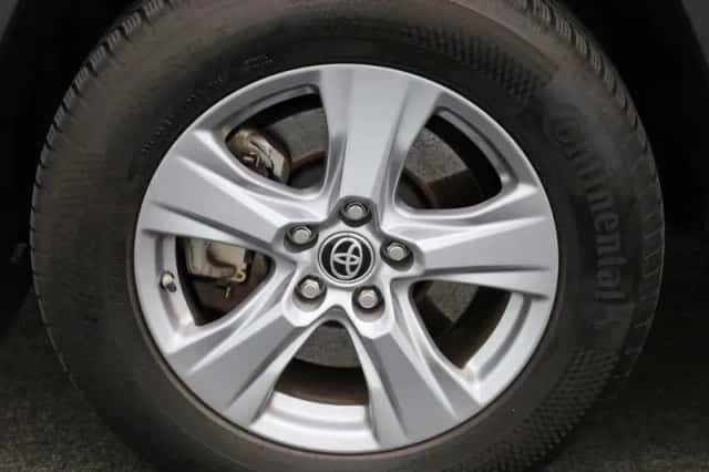 Toyota RAV4 (2023) thumbnail 12