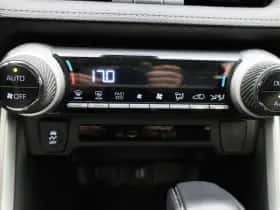 Toyota RAV4 (2023) thumbnail 18
