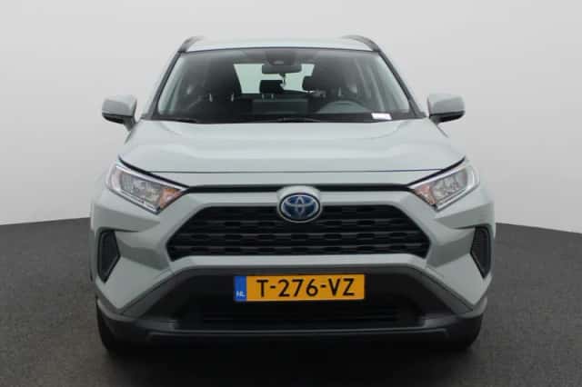 Toyota RAV4 (2023) thumbnail 3