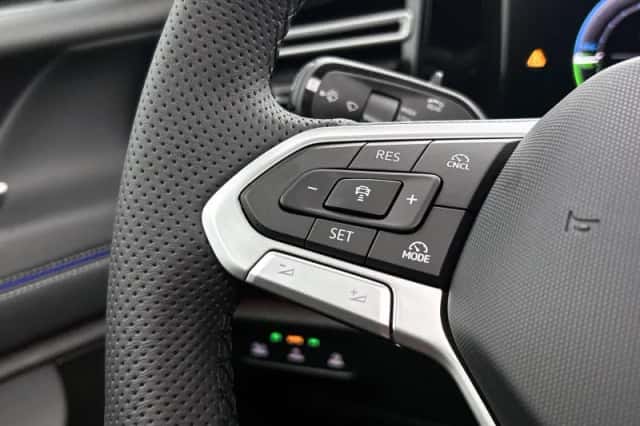 Volkswagen Tiguan (2025) thumbnail 6