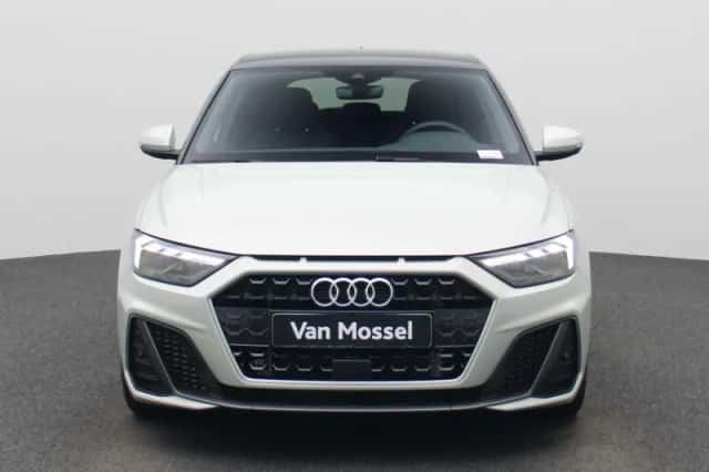 Audi A1 (2025) thumbnail 3