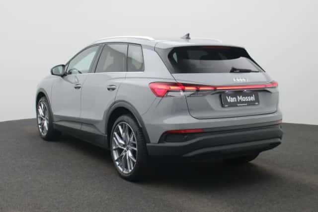 Audi Q4 e-tron (2025) thumbnail 2