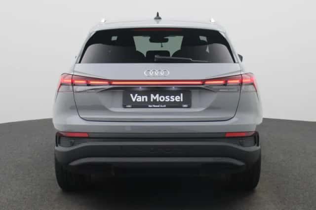 Audi Q4 e-tron (2025) thumbnail 5